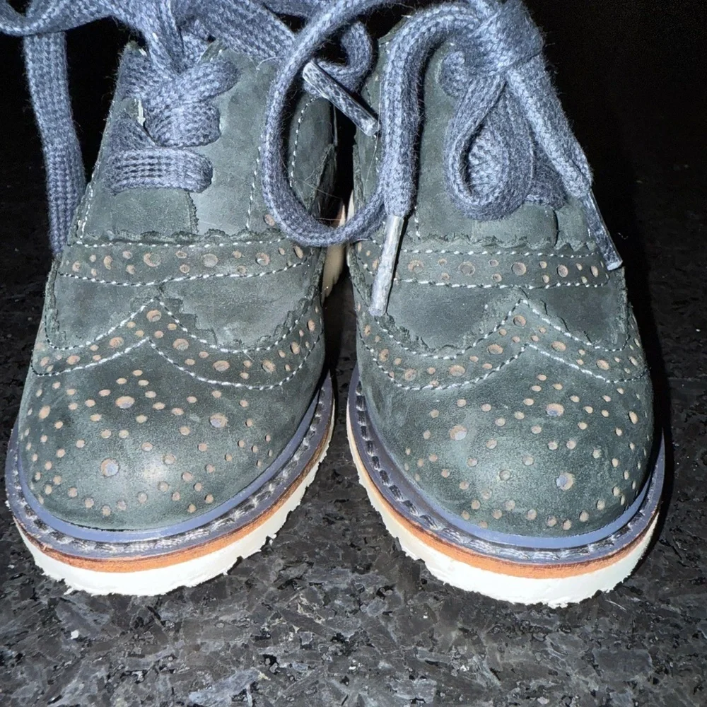 UEC Kenneth Cole Wing Nubuck Dress Shoes Navy Brogue Lace Size 6 Toddler Boys